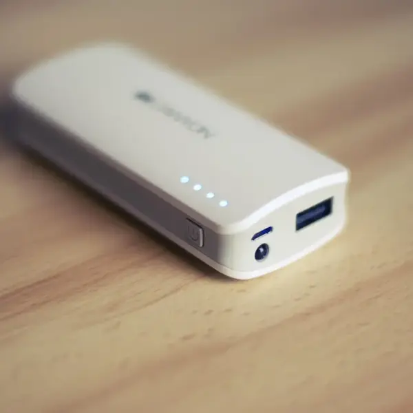 Hvor stort spisebord passer til 6 personer i et lille alrum?