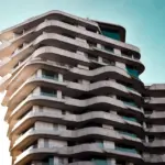 Hvordan bor en bogsamler i et tårnværelse på Østerbro?