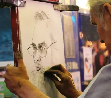 Kan mørke, silkematte vægge fungere i en villa i Aalborg?