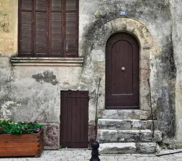 Spejlplacering i entréen: højde, afstand og lys